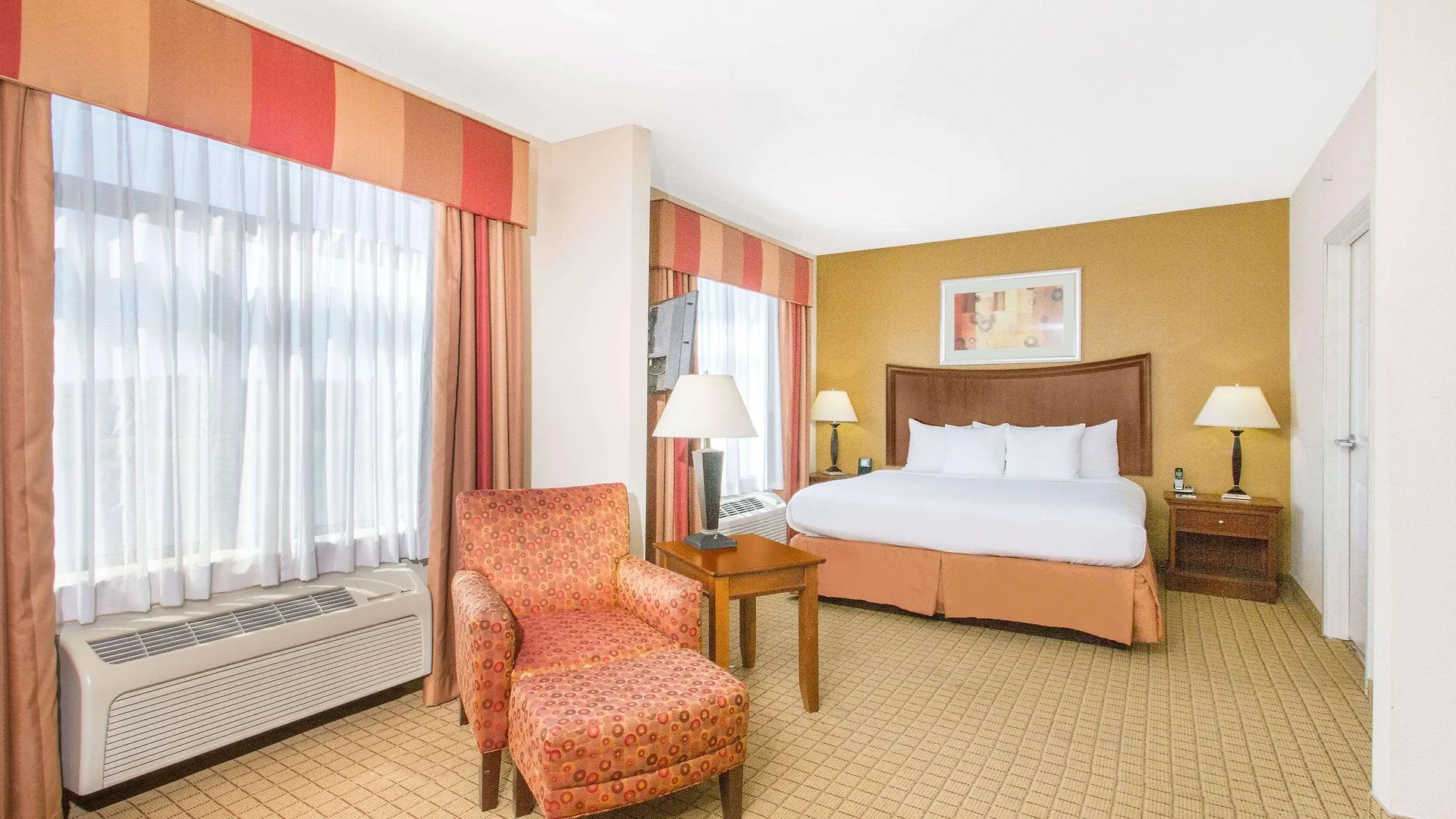 Wingate By Wyndham Savannah Pooler Hotel
