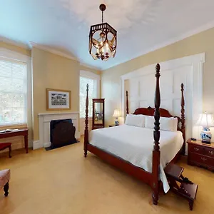 The Presidents' Quarters **** Savannah